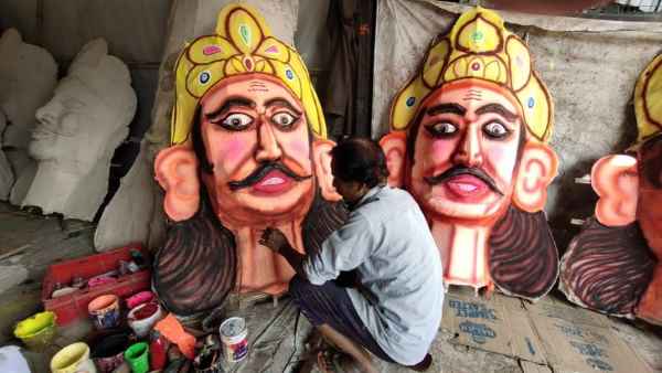 गांव में तैयार हो चुके हैं 50 से ज्यादा कलाकार