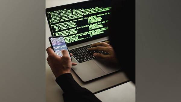 बंधकों का साइबर ठगी में इस्तेमाल
