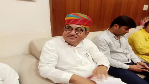 सीएम अशोक गहलोत को बने रहने देना चाहिए