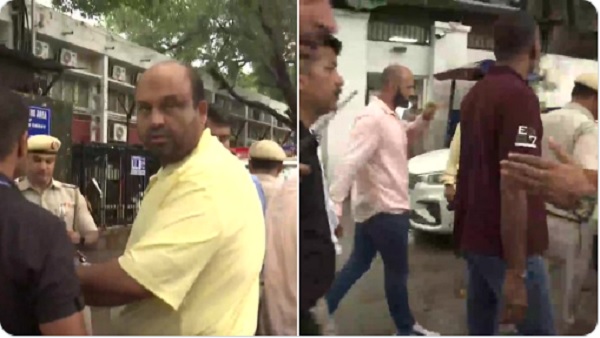 पटियाला हाउस कोर्ट ने PFI से जुड़े 18 आरोपियों को 4 दिन की NIA की कस्टडी में भेजा पटियाला हाउस कोर्ट ने PFI से जुड़े 18 आरोपियों को 4 दिन की NIA की कस्टडी में भेजा