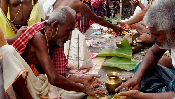 सर्वपितृ अमावस्या पर त्रिवेणी पूजन से दूर होंगे सारे संकट सर्वपितृ अमावस्या पर त्रिवेणी पूजन से दूर होंगे सारे संकट