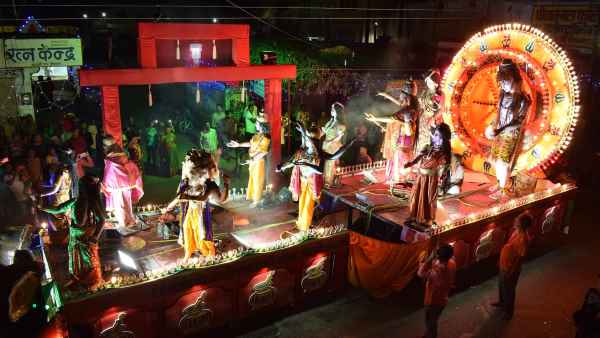 Rajnandgaon: तीन साल बाद निकलेंगी भव्य चलित विसर्जन झांकियां, भक्ति में झूमेंगे लोग, जानिए क्यों है खास | Rajnandgaon: After three years, grand moving immersion floats will come ...