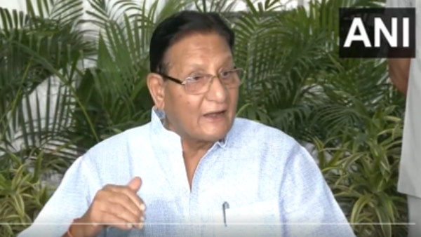 'हम उनसे अकेले मिलना चाहते थे लेकिन वो ग्रुप के साथ आना...'