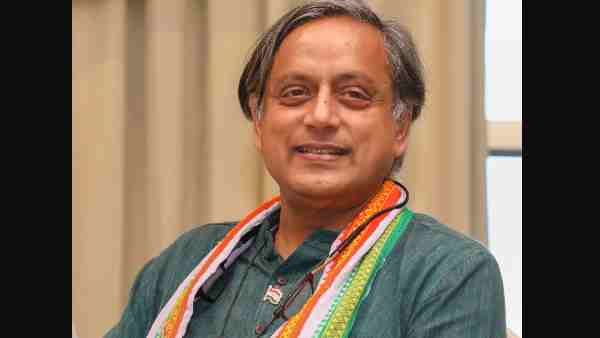 Congress leader Shashi Tharoor trolled by tweeting quotes of majrooh Sultanpuri Congress leader Shashi Tharoor trolled by tweeting quotes of majrooh Sultanpuri