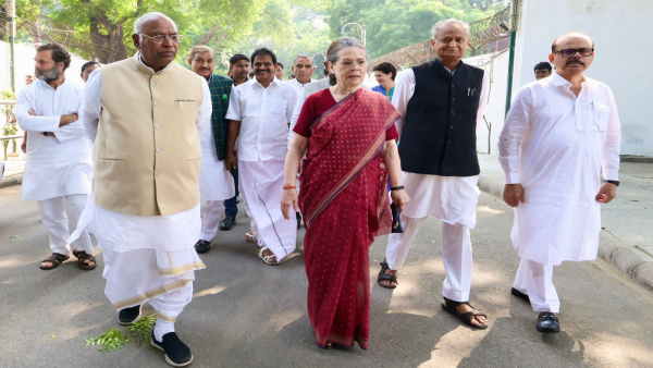 कांग्रेस अध्यक्ष का पद मौजूदा दौर में कांटों का ताज