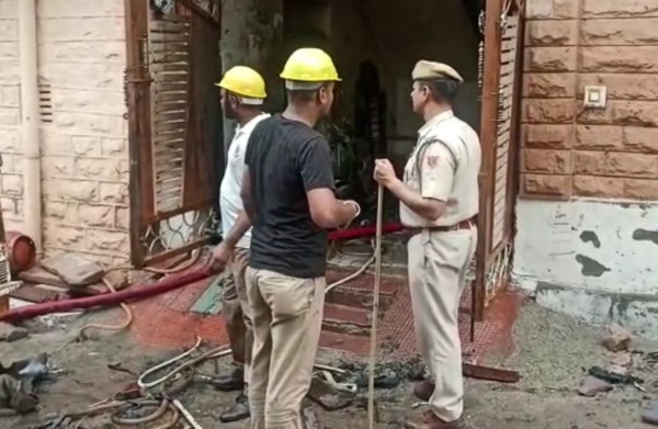 अवैध रूप से गैस सिलेंडर का कारोबार हो रहा