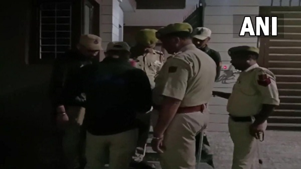 'डिप्रेशन में था नौकर...'