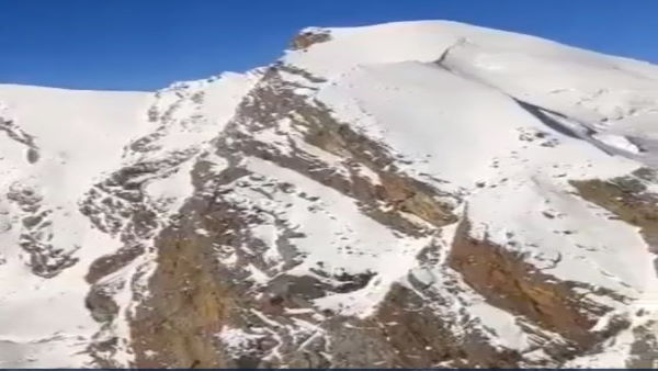 द्रौपदी डांडा वहां पर पौराणिक मान्यता है कि द्रौपदी बेहोश हुई