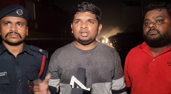 ग्रामीणों ने लपकीं शैम्पू और इत्र की बोतलें