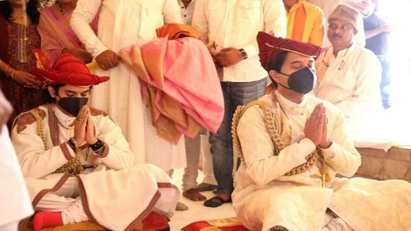 देवघर पहुंचकर किया दशहरा पूजन