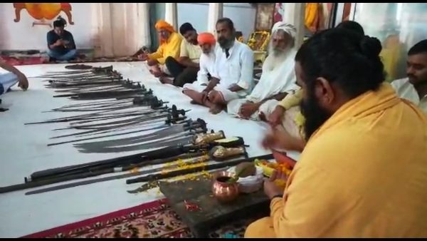 दूर तक सुनाई दी तोप के धमाके की गूंज