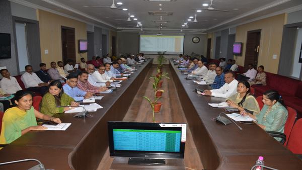 CM राइज स्कूलों में बसों का संचालन