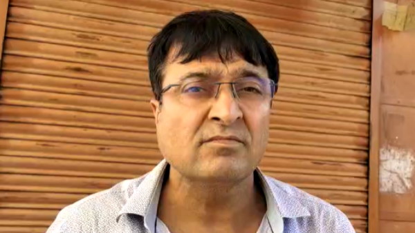 गुन्नू को नाना स्कूल छोड़ने जा रहे थे