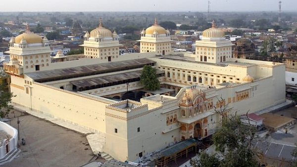 विश्व का एकमात्र मंदिर जहां, राजा के रुप में होती है पूजा