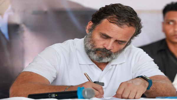 इस कारण बदली यात्रा की तारीख