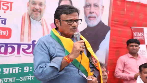 सरकारी कार्यक्रमों में लगे हैं सरकार के मंत्री विधायक
