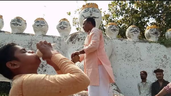 मूर्ति तोड़ने वक्त निकला था नाग