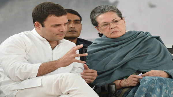 सीनियर नेताओं की दूरी कांग्रेस के लिए चिंता का विषय