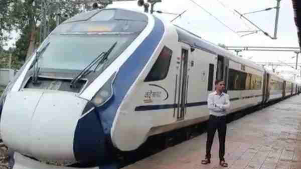 वंदे भारत एक्सप्रेस में टिकट कैसे बुक करें