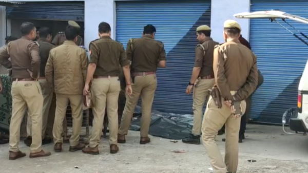 Bloodshed in Agra, sister and sister-in-law shot dead in land-property dispute Bloodshed in Agra, sister and sister-in-law shot dead in land-property dispute