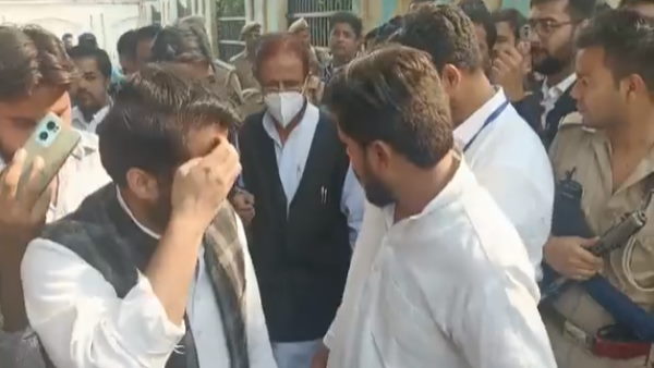 Video of Azam Khan taking a dig at the media went viral Video of Azam Khan taking a dig at the media went viral