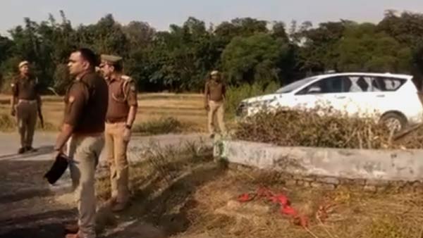 कुएं से करीब 500 मीटर दूर है बस्ती