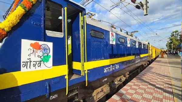 राजस्व में कमी के चलते ट्रेनों की हुई है समीक्षा
