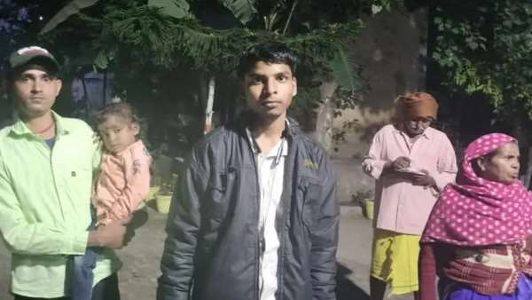 साले ने किसी और महिला के साथ जीजा को पकड़ा