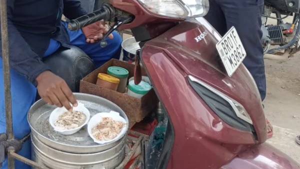 बंधन की चलती फिरती इडली की दुकान