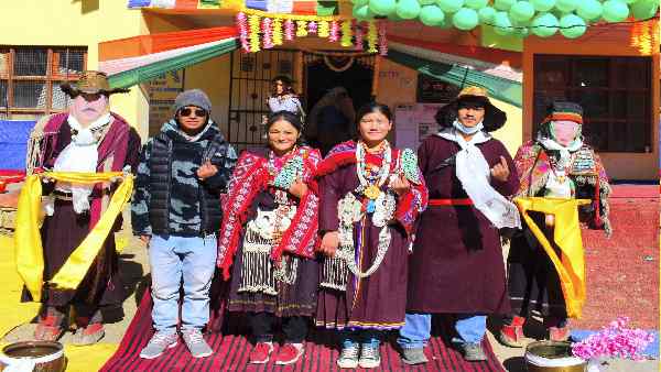 हिमाचल में वोटिंग में महिलाएं पुरुषों से आगे निकलीं