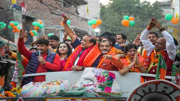 हिमंत बिश्व सरमा बता रहे हैं लव जिहाद