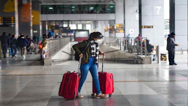 क्या हवाई यात्रियों से सभी कोविड प्रतिबंध खत्म किए जा चुके हैं ?