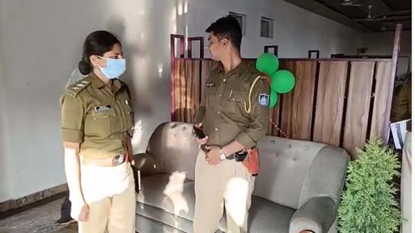 आधार कार्ड राखी मिश्रा के नाम, लेकिन पहचान नहीं