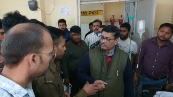 Ballia : जेल में मुलाकात के दौरान पति-पत्नी ने खाया जहरीला बिस्कुट, दोनों की हालत गंभीर 