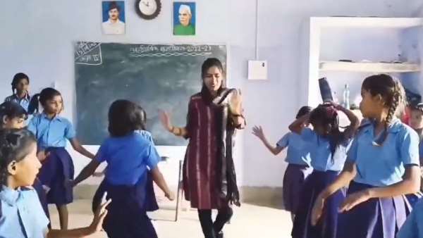 चहक कार्यक्रम के तहर बच्चों को नाचते-गाते दे रही है शिक्षा
