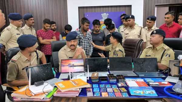कई आरक्षकों को एसपी ने किया था लाइन हाजिर