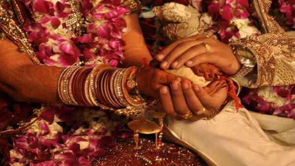 पत्नी ने दी चुनौती