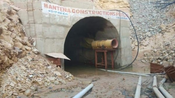 टनल का निर्माण बेहद मुश्किल भरा