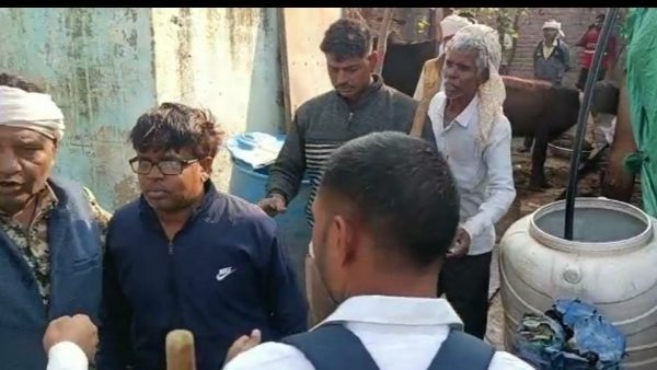 बाघ ने किया एक पत्रकार पर हमला