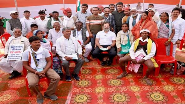 इन विस्थापित संगठनों ने की मुलाकात