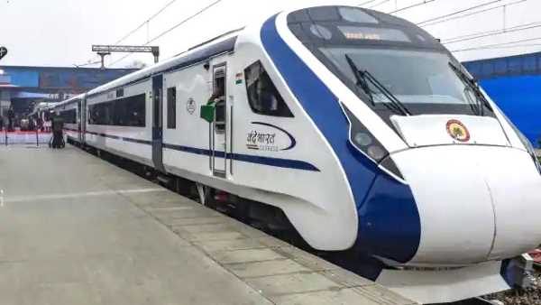 फ़िलहाल 5 वन्दे भारत, जारी है ट्रेनिंग