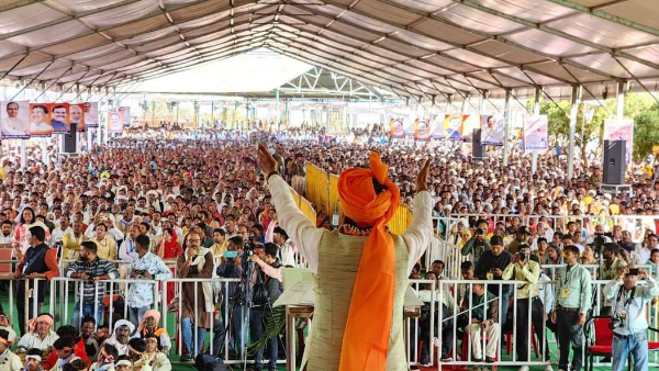 जमीन का अधिकार देकर गांव को मजबूत करने की कोशिश : CM