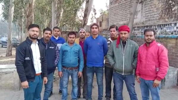 Aligarh train accident: Railway officer put death cost 15 thousand, father refused to accept Aligarh train accident: Railway officer put death cost 15 thousand, father refused to accept