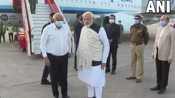 अहमदाबाद पहुंचे प्रधानमंत्री मोदी