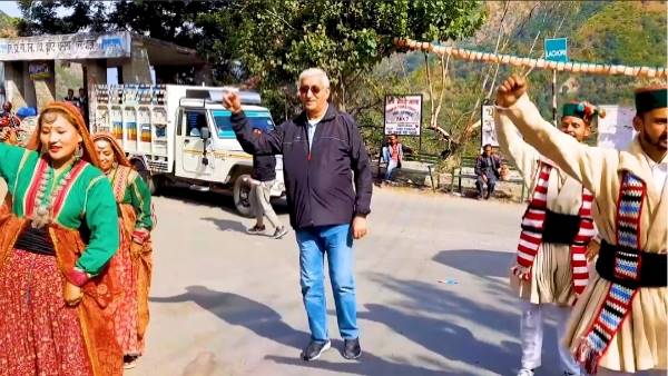 चुनाव प्रचार में पहुंचे थे मंत्री टीएस सिंह देव