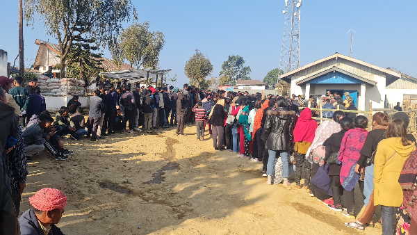 नागालैंड में जारी है मतदान