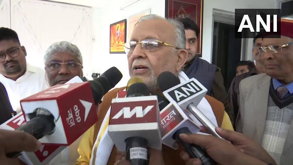 विकास की तरफ बढ़ रहा यूपी- सुरेश खन्ना