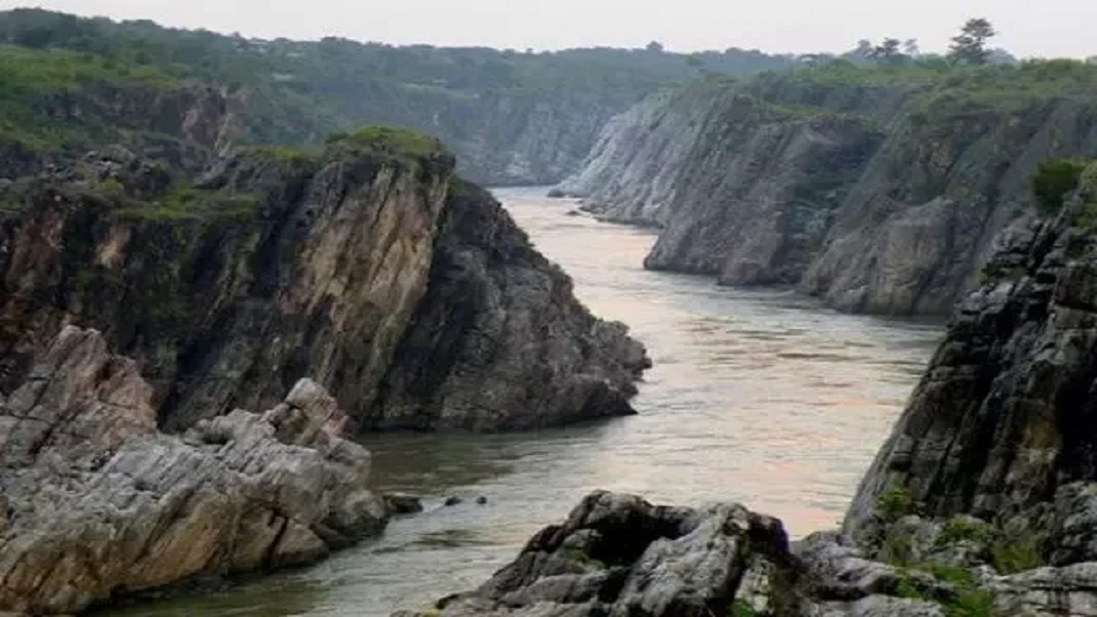 India’s OInly River That Flows Upside Down, You Will Be Surprised To