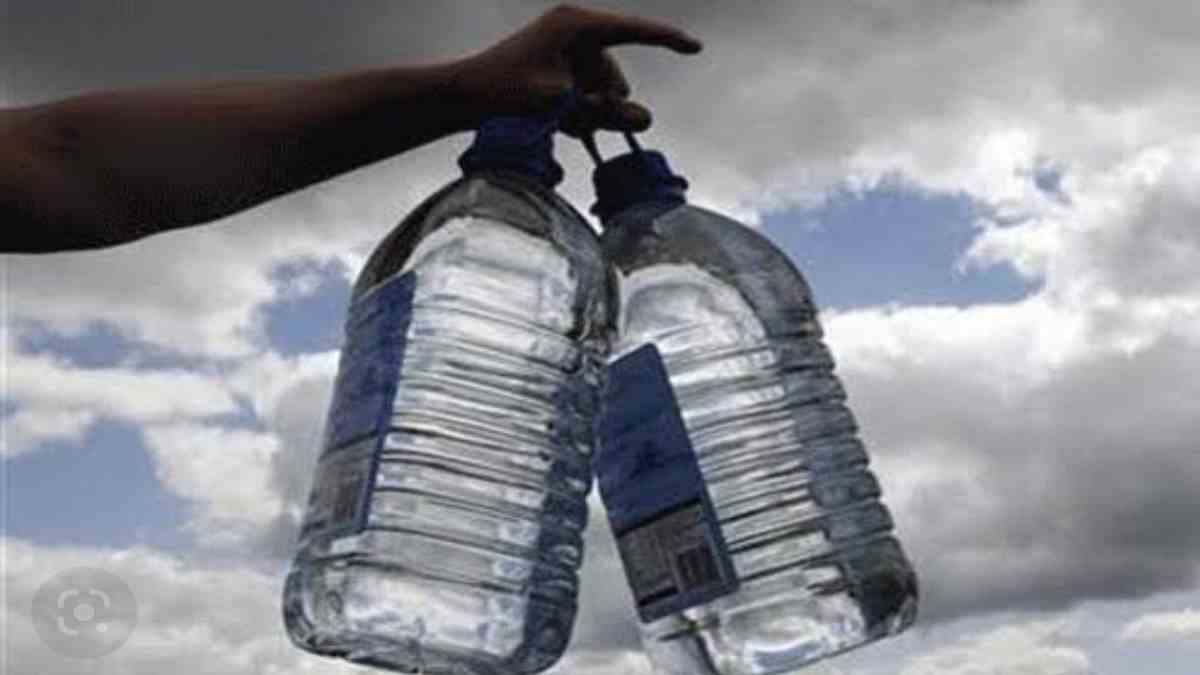 Bottled Water Risks खतरनाक है प्लास्टिक की बोतलों में बंद पानी