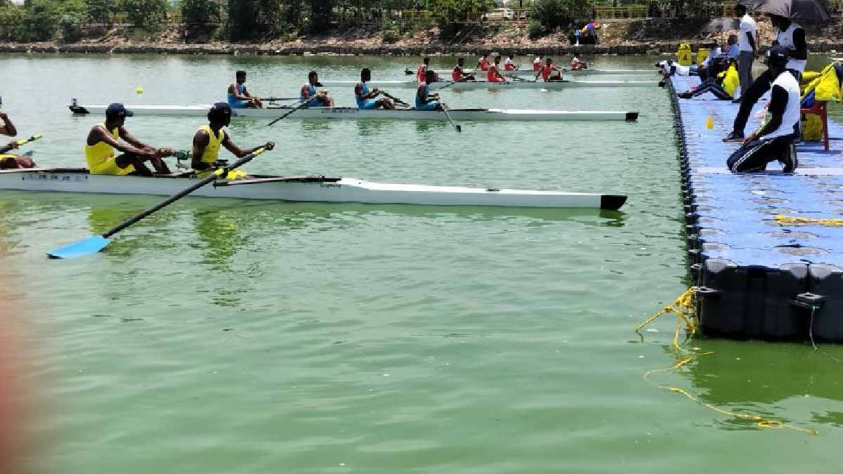 Gorakhpur में पहली बार हो रही राष्ट्रीय प्रतियोगिता रोइंग, लहरों पर